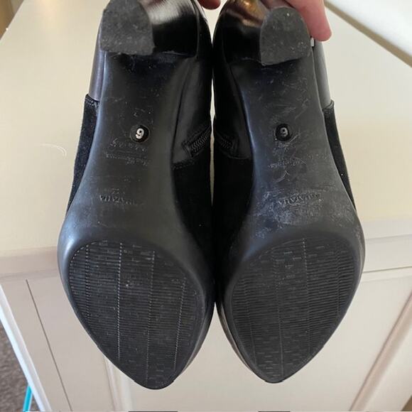 Aquatalia by Marvin K Black Leather Suede Ankle Boots Buckle 3" Heel Women's 6B - Picture 11 of 13